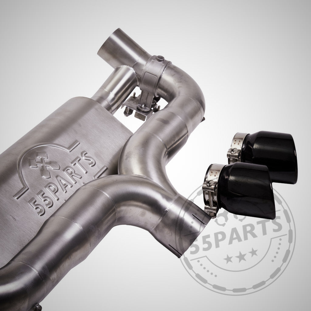 55Parts & MH-PIPES 3,5" ECE-Klappenauspuffanlage für alle B58-BMW-Modelle (inkl. Toyota Supra, NON OPF und OPF) mit doppelten schwarzen Spitzen und eingraviertem PARTS-Logo.