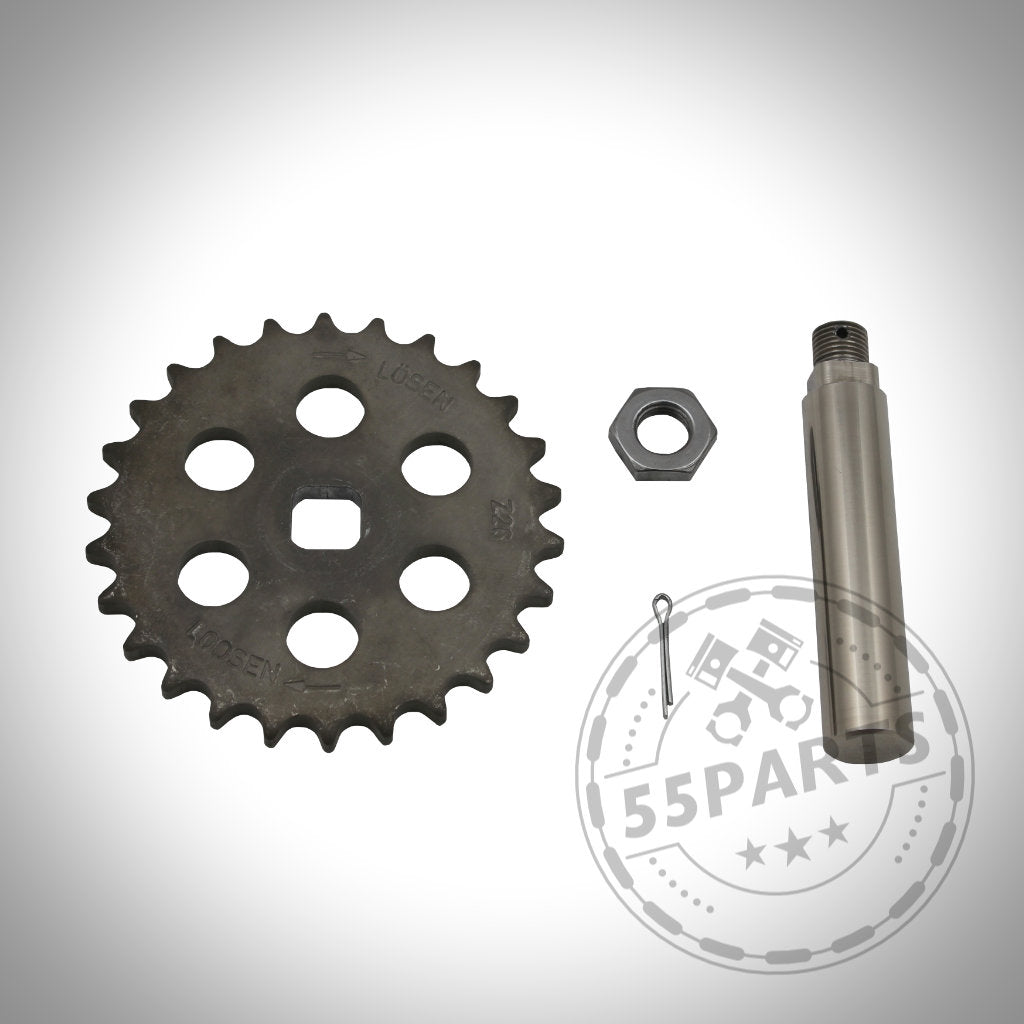 Ein Metallkettenrad, eine Sechskantmutter und eine zylindrische Welle aus dem 55Parts Exclusive Ölpumpen-Upgrade-KIT von FTWL Motorsport passend für BMW M50-, M52- und M54-Motoren auf hellem Hintergrund mit einem 55Parts-Wasserzeichen.