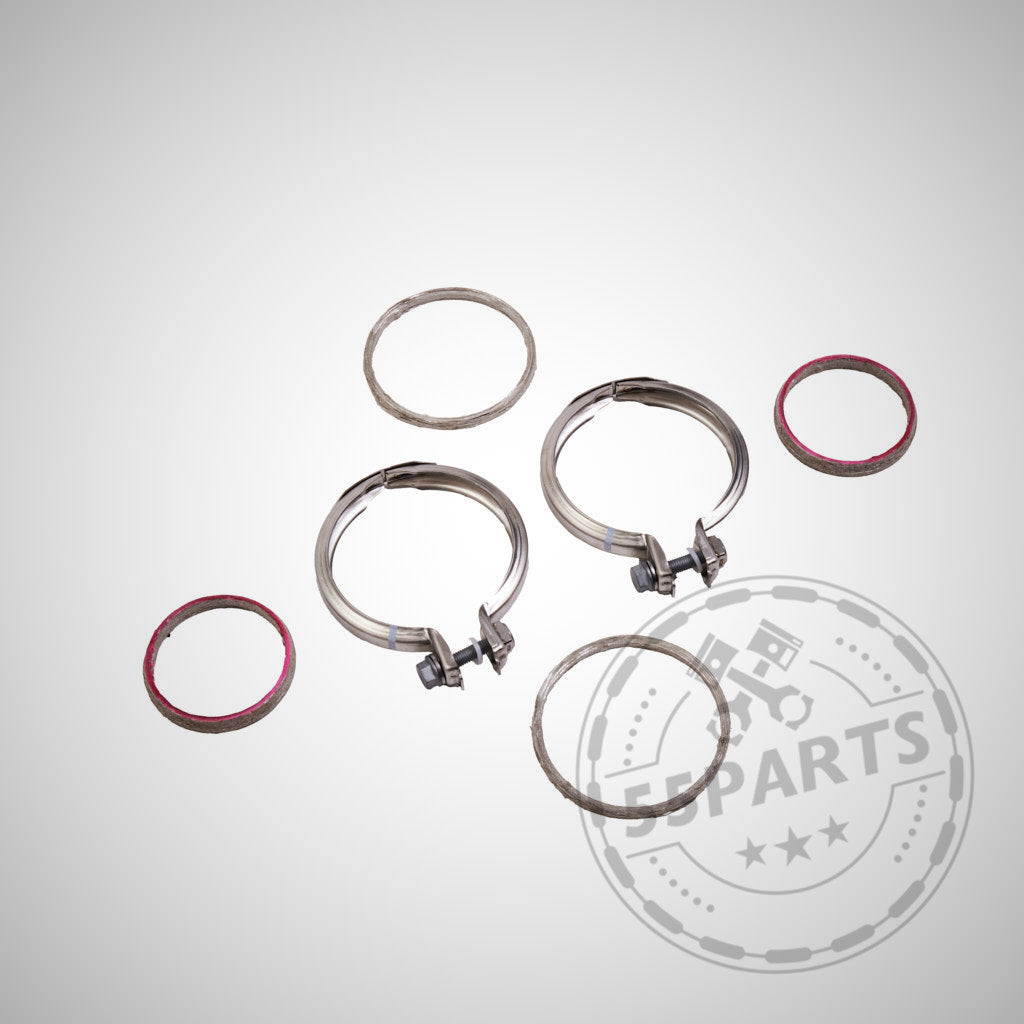Sechs Metallringe, davon zwei mit Schellen, vom 55Parts Einbauset Downpipe passend für BMW M2 G87, M3 G80/G81, M4 G82/G83 mit S58 Motor – perfekt als Montagesatz oder Dichtung für Ihren nächsten Einbau.