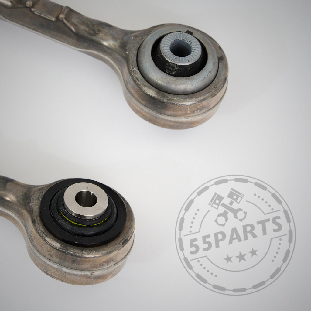 Zwei OEM-Querlenker mit NoFlex-Lagern, passend für alle BMW 1er, 2er, 3er und 4er F2x/F3x xDrive Modelle (alle Motorisierungen), abgebildet auf hellem Hintergrund mit dem 55Parts-Logo.