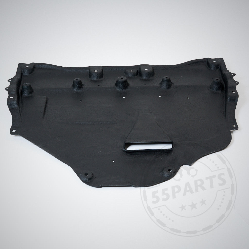 Die GFK Unterboden inkl. Differential- und Getriebekühlung & Polybauer Automotive für den Toyota GR Yaris mit Montagemöglichkeiten, präsentiert auf hellgrauem Hintergrund.