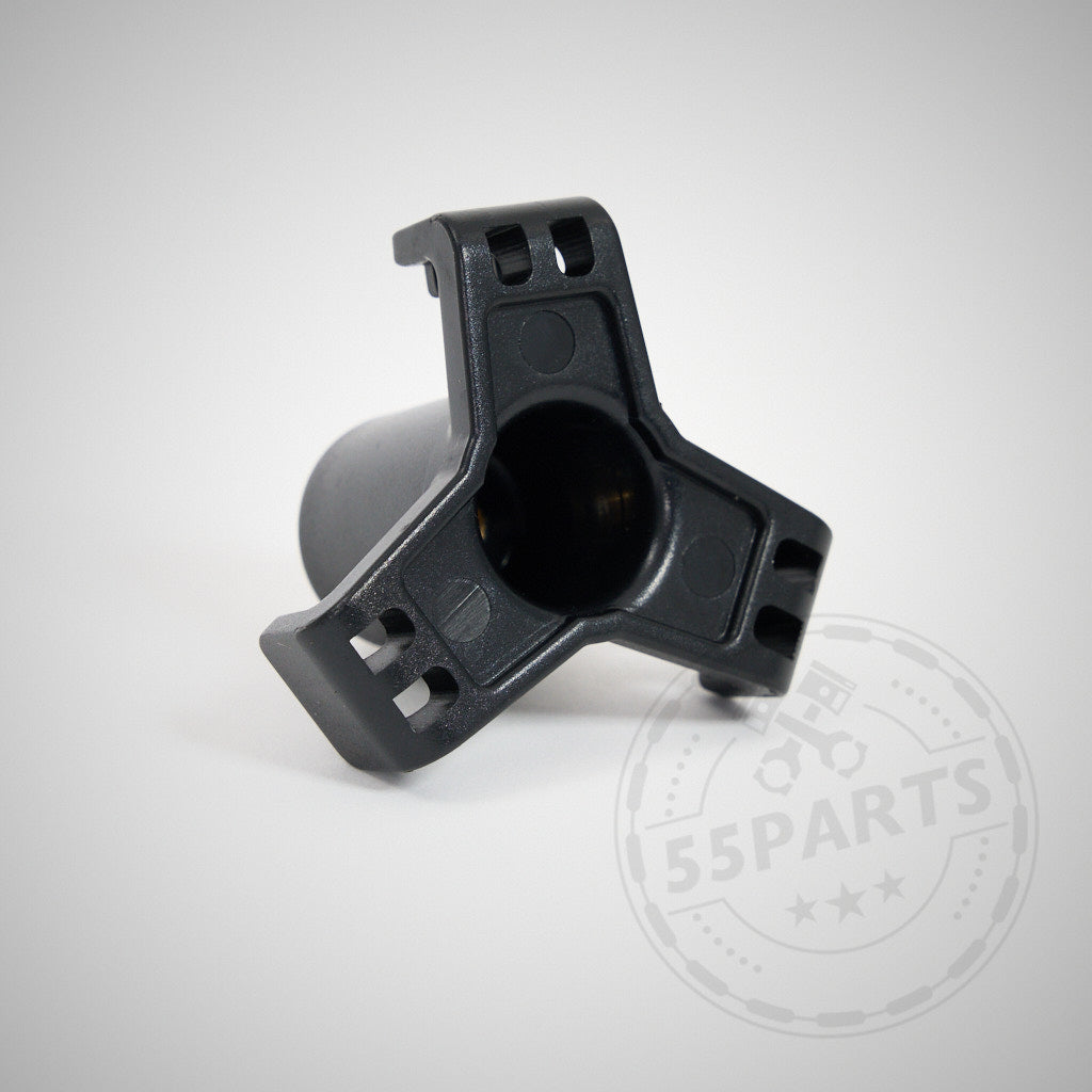 Der 55Parts Kofferraum Heckklappe Haken für Tüten, passend für Tesla Model 3 und Model Y, ist auf hellem Hintergrund abgebildet.