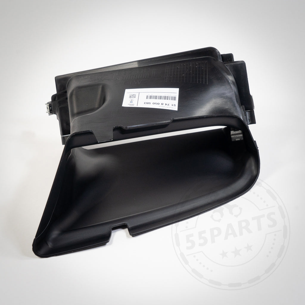 IS Luftführungen passend für Facelift M-Paket Front an BMW 3er Coupe E92 E93 von BMW, aus schwarzem Kunststoff mit Barcode-Aufkleber, auf weißem Hintergrund präsentiert.