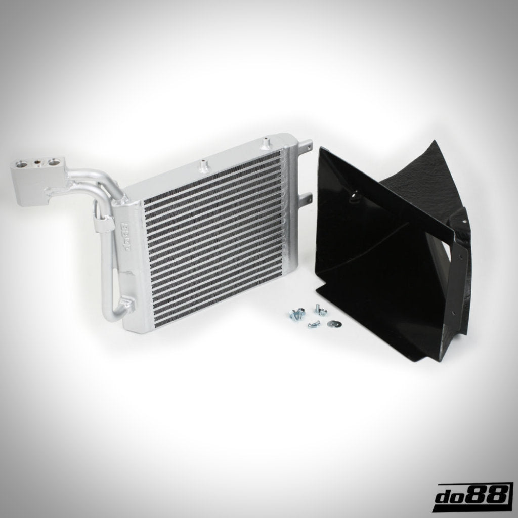 Do88 Kühler Big Pack passend für BMW E9x M3 S65: Silbernes Auto-Ölkühler-Kit mit Montageteilen und schwarzem Kanal, speziell für den BMW M3 entwickelt, abgebildet auf weißem Hintergrund. Marke: do88.