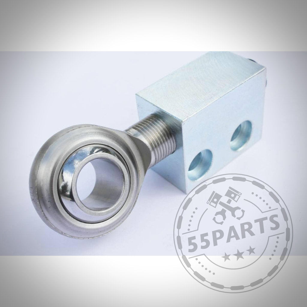 55Parts Exclusive: Sturz Einstellblock Uniball passend für BMW 3er E30, E36. Metall-Gelenkkopf am rechteckigen Montageblock, ideal zur Sturzverstellung. 55Parts-Logo unten rechts.
