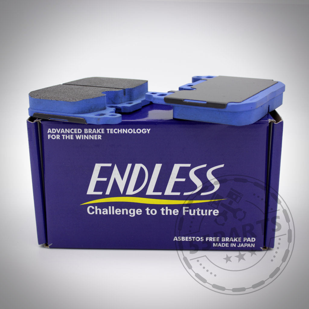 Endlose Bremsbeläge für Blaue 4-Kolben/2 Kolben Anlage (ohne Keramik), passend für BMW M135i/40i, M235i/40i, 335i/40i, 435i/40i, M2, M3 & M4 (F-Serie); Asbestfrei; Box „Herausforderung an die Zukunft“; Hergestellt in Japan – ideal für die Rennstrecke.