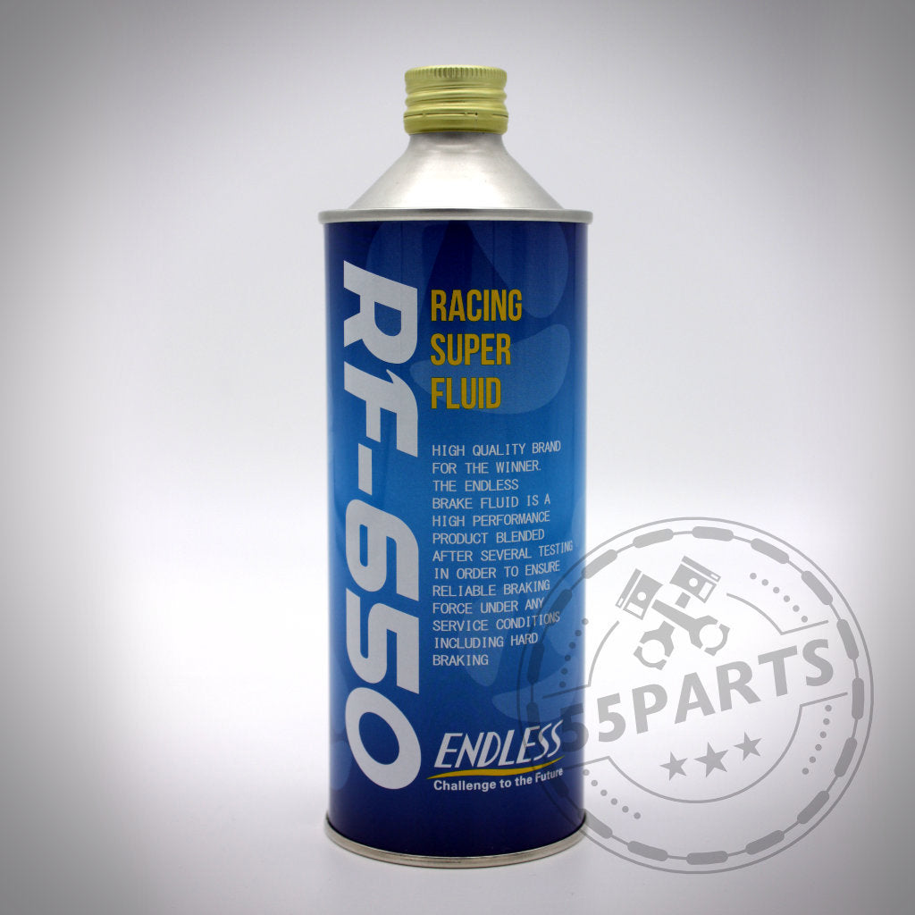 Auf weißem Untergrund ist eine blaue Dose Endless RF-650 Rennbremsflüssigkeit von Endless mit Metallverschluss zu sehen – perfekt passend für BMW-Bremsen.