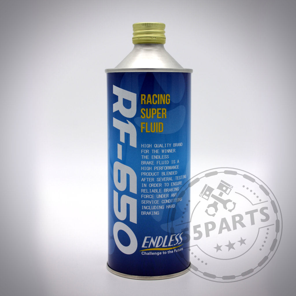 Hoher blauer Endless RF-650 Rennbremsflüssigkeit-Bremsflüssigkeitsbehälter mit silberner Kappe, konzipiert für Hochleistungsbremsen von BMW, abgebildet auf weißem Hintergrund.