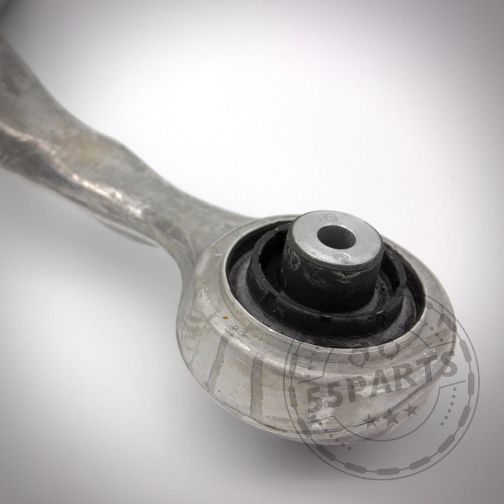 Nahaufnahme M3 Fahrwerkskomponenten Komplettset mit NoFlex Bearings – Uniball Zugstrebenlager passend für BMW 1er E8x, 3er E9x. Perfekt für Fahrwerk-Upgrades und Modifikationen.