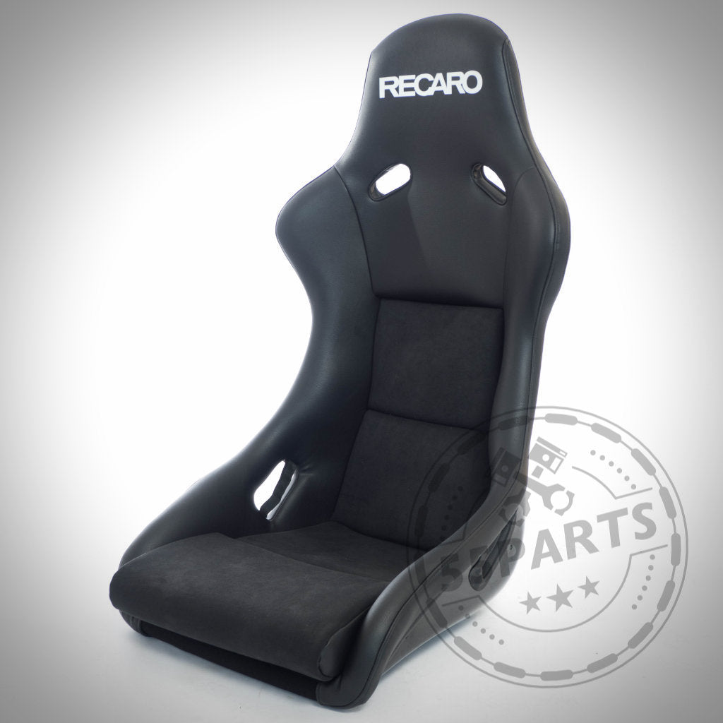 Der Rennschalensitz Recaro Pole Position Schalensitz (ABE) von Recaro verfügt über Seitenstützen für außergewöhnlichen Komfort, abgebildet vor einem weißen Hintergrund.