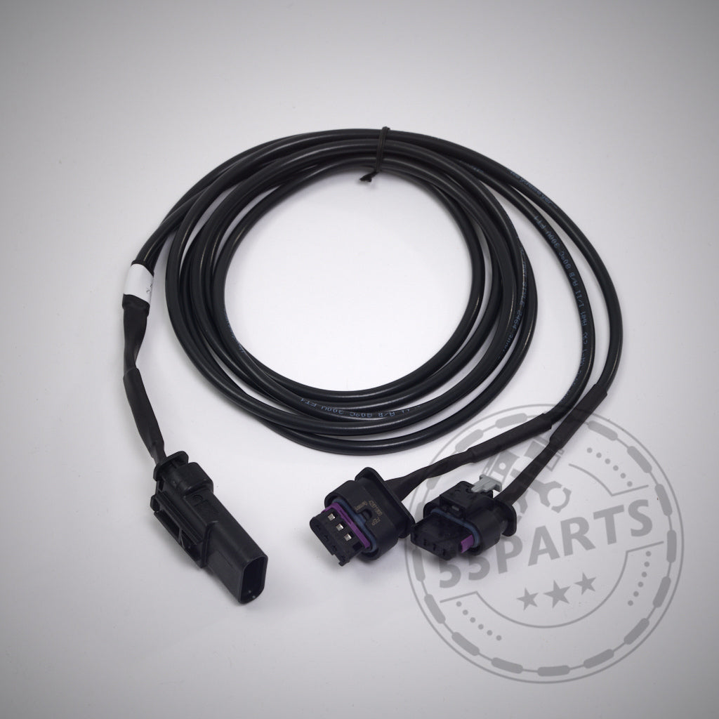 55Parts Spezieller schwarzer Kabelbaum für 3,5&quot; ECE KLAPPENAUSPUFFANLAGE B58 Modelle, mit zwei Steckern, gewickelt auf hellgrauem Hintergrund dargestellt.