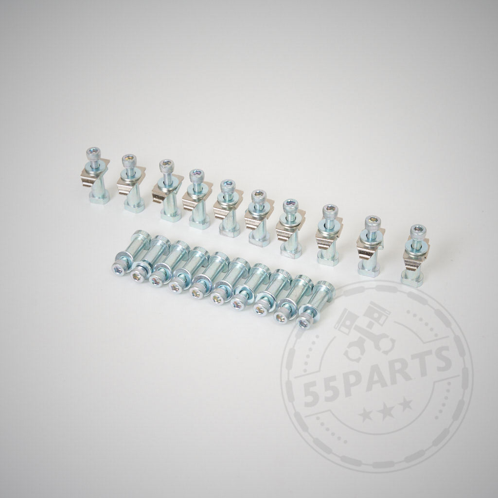 Zwölf 55Parts Schraubensatz, Bobbin Kit passend für Brembo Bremsscheibe (355x32), samt Muttern, in zwei Reihen auf hellem Hintergrund mit 55Partsm Wasserzeichen – perfekt für den Big Brake Kit Einbau.