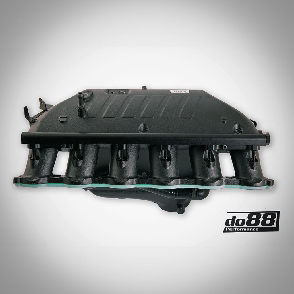Do88 Ansaugbrücke mit integriertem Ladeluftkühler, passend für G87 M2, G80/G81 M3, G82/G83 M4 S58, mit do88 Performance Logo auf hellgrauem Hintergrund – ideal für S58-Tuning und FBO-Setups.