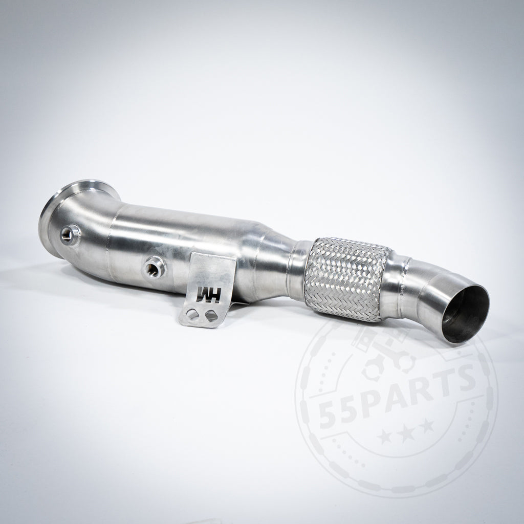 Das 55Parts Special High Flow Downpipe (mit Euro 6 200 Zeller) &amp; MH Pipes passend für BMW M140i, M240i, M340i, 440i, 540i, 640i, 740i, 840i, Z4 &amp; Supra B58(TU) verfügt über einen geflochtenen Flexabschnitt und eine Montagehalterung.