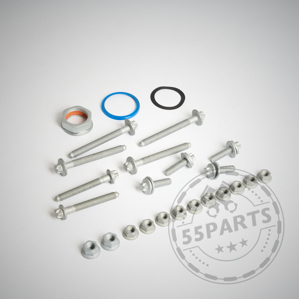 Verschiedene Metallschrauben, Muttern, Unterlegscheiben und zwei Dichtringe aus dem 55Parts Einbauset Schraubenset für Tonnenlager passend für BMW 1er/2er/3er/4er, Z4 (G29) und Supra (A90) sind auf hellem Untergrund angeordnet.