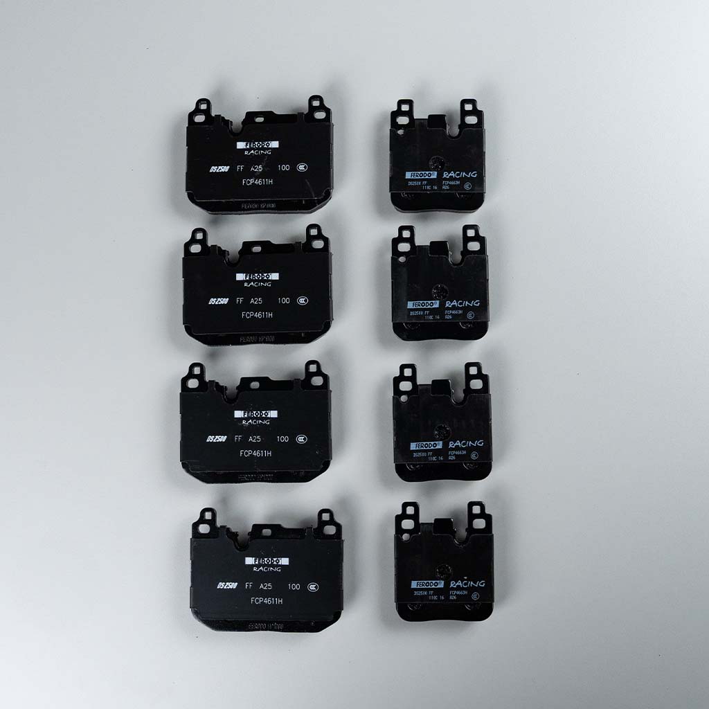 Ferodo Bremsbeläge 4-Kolben Anlage (ohne Ceramic) passend für BMW M135i/40i, M235i/40i, 335i/40i, 435i/40i, M2, M3 und M4 (F-Serie)