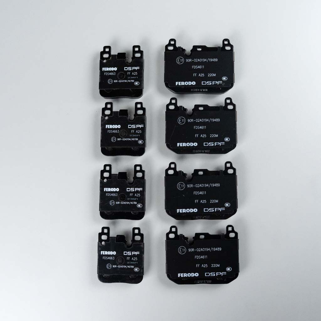 Ferodo Bremsbeläge 4-Kolben Anlage (ohne Ceramic) passend für BMW M135i/40i, M235i/40i, 335i/40i, 435i/40i, M2, M3 und M4 (F-Serie)