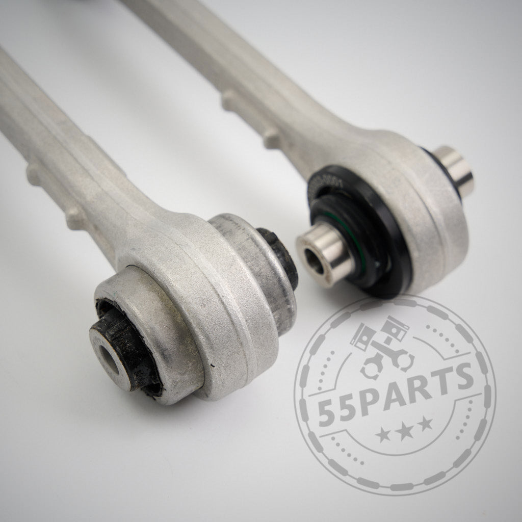 Zwei OEM-Querlenker mit NoFlex-Lagern für die BMW 2er, 3er, 4er G-Serie (G2x/G42), inkl. aller xDrive-Modelle und Motorisierungen, auf einer weißen Fläche platziert – ideal für Fahrwerksmodifikationen.