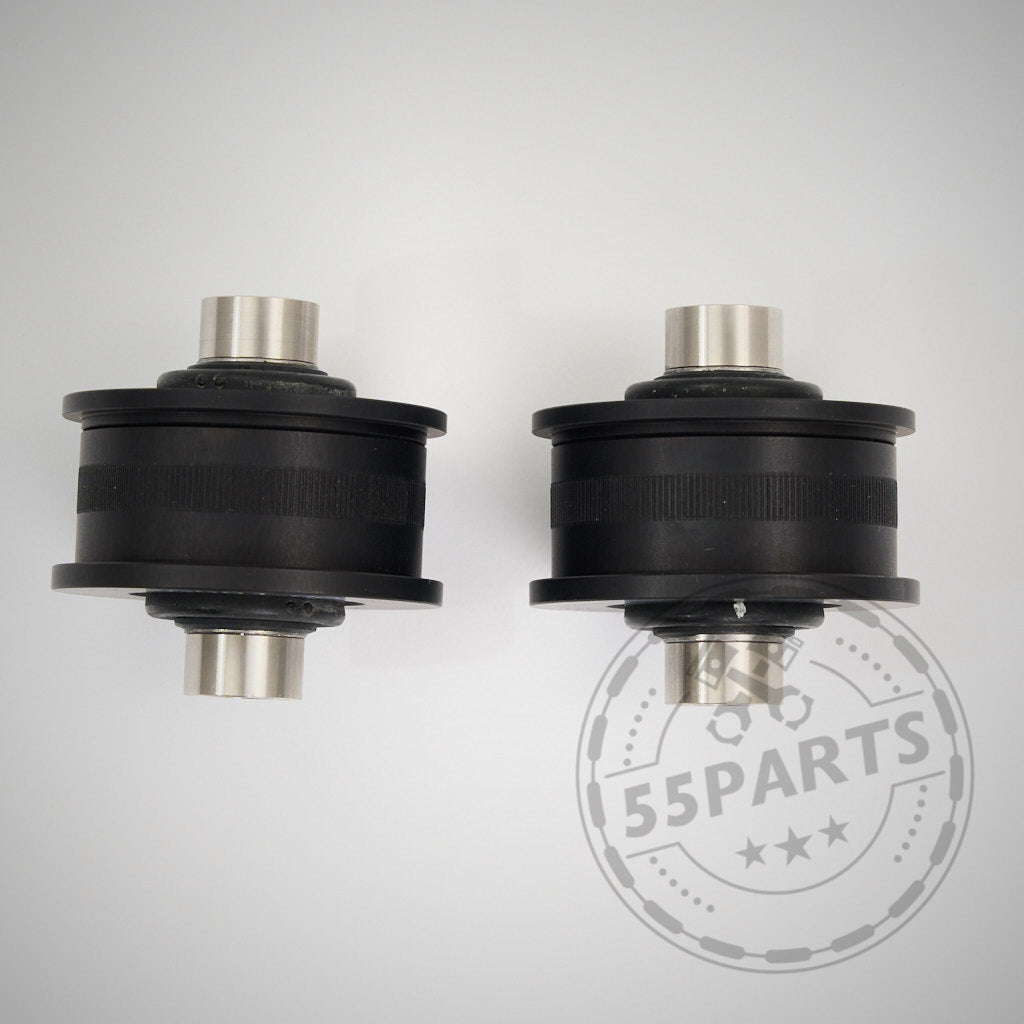 Auf hellem Hintergrund sind zwei schwarze zylindrische NoFlex-Lager abgebildet, die für die BMW 1er-4er F-Serie (F2x, F3x) inklusive xDrive-Modelle konzipiert sind. Geeignet als Uniball-Lager für vordere Zugstreben.