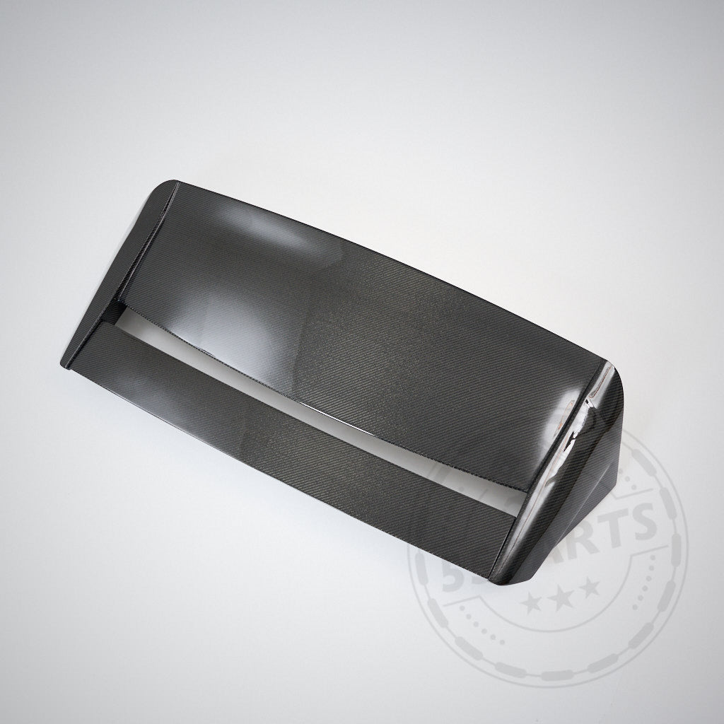 Der 55Parts Carbon Heckspoiler Heckflügel Verstellbar mit Teilegutachten, passend für Toyota GR Yaris (inkl. Facelift), ist auf einem schlichten hellen Hintergrund abgebildet.