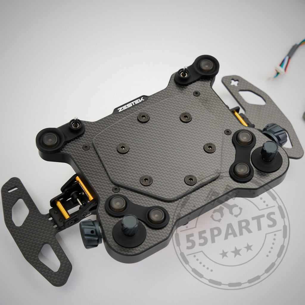 Das 55Parts Exklusiv: Zestek Lenkrad HUB, kompatibel mit allen BMW E-, F-, G-Serien, Toyota Yaris und Supra, wird von oben auf einem hellen Hintergrund angezeigt.