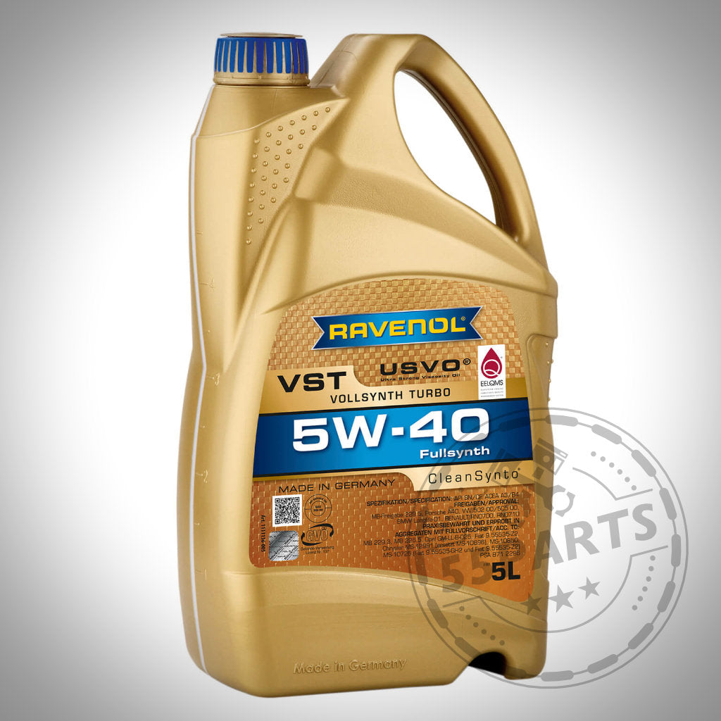 Ein 5-Liter-Goldbehälter mit Ravenol RAVENOL VollSynth Turbo VST SAE 5W-40 Motoröl, mit CleanSynto Technologie, blauem Deckel und Produktkennzeichnung.