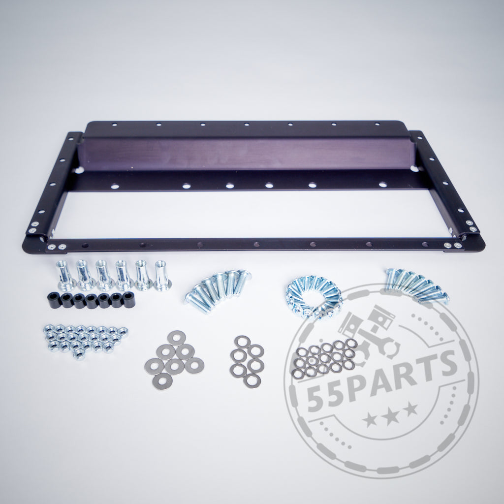 Exklusiv bei ATmade 55Parts: AirFlow Upgrade Metallhalterungssatz mit verschiedenen Schrauben, Muttern, Bolzen und Unterlegscheiben. Abbildung auf weißem Hintergrund. Ideal passend für BMW-Anwendungen oder AirFlow-Upgrade-Projekte.