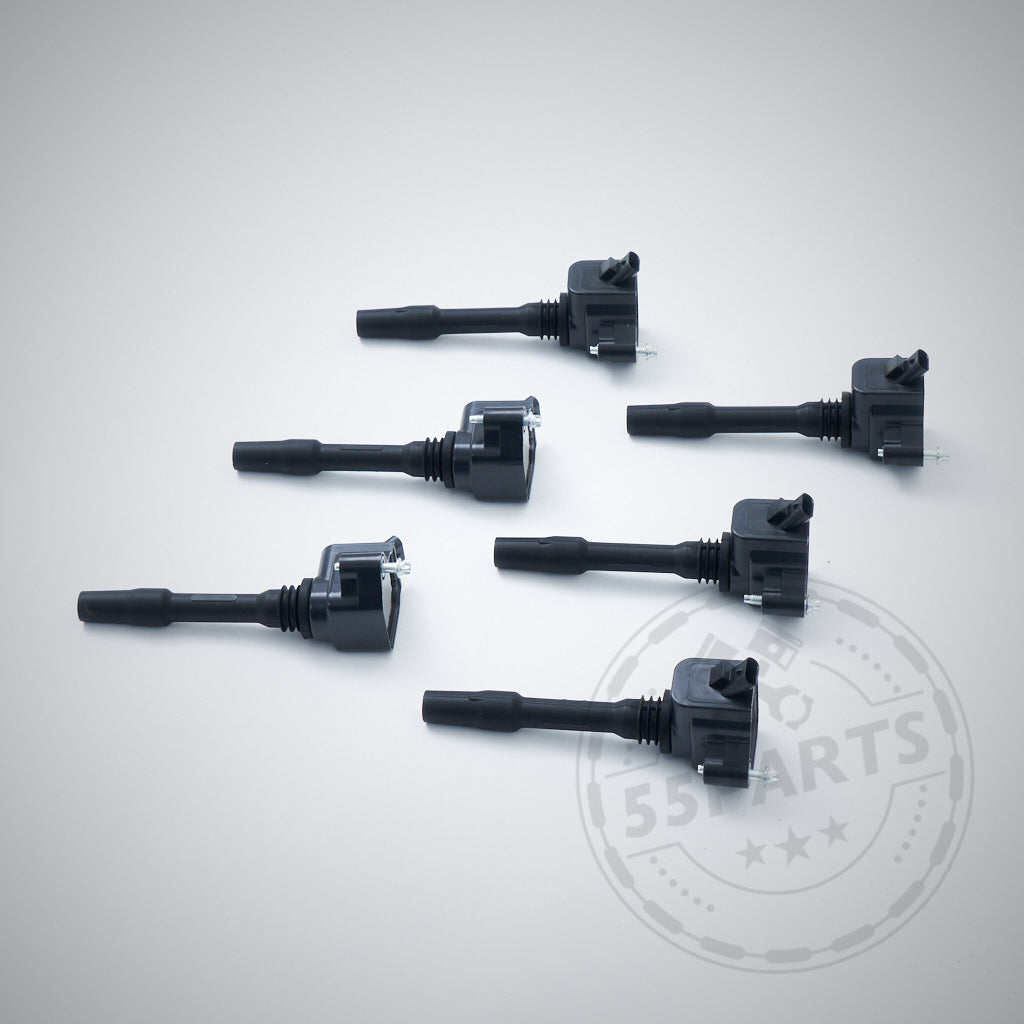 Sechs schwarze 55Parts Zündspulen passend für BMW F- und G-Serie Fahrzeuge mit B38, B46, B48, B58 und S58 Motor, angeordnet auf einer hellgrauen Oberfläche mit einem schwachen kreisförmigen Logo in der Ecke.