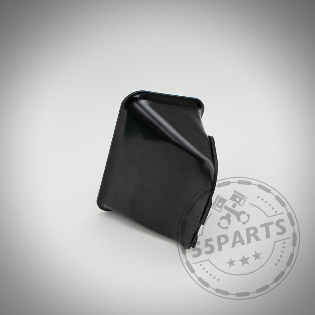 Zwei schwarze 55Parts Exclusive Air Scoop/Ram Air Intakes für die meisten Modelle der BMW F-Serie (inklusive Gutachten) werden auf einer weißen Oberfläche mit einem schwachen 55Parts-Wasserzeichen angezeigt – das ideale Außenzubehör passend für BMW-Fans.