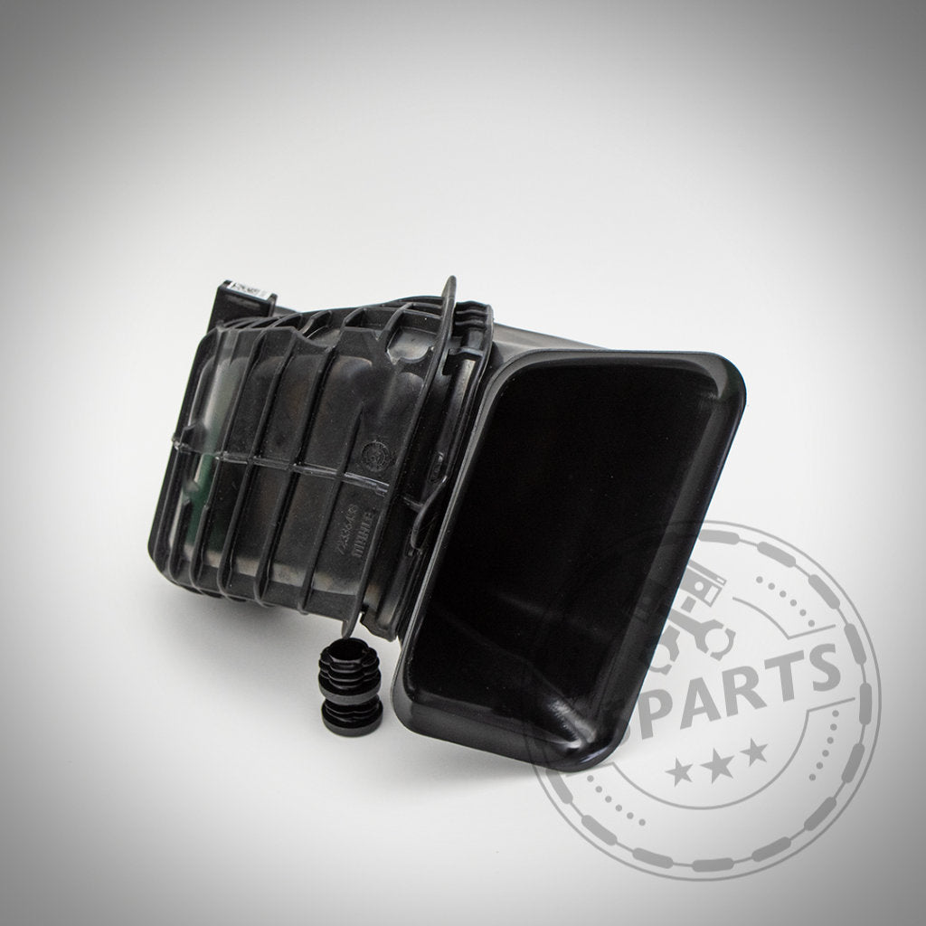 55Parts Exclusive Lufthutze / Ram Air Intake für die meisten BMW F-Serie Modelle. Hergestellt aus schwarzem Kunststoff mit geripptem Korpus und breiter, rechteckiger Öffnung. Inklusive Gutachten. Zu finden im BMW Teilekatalog.