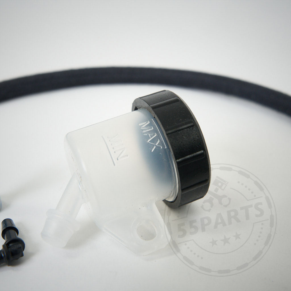 Der 55Parts Special Ausgleichsbehälter/Catch Tank für Hydrauliköl Servoflüssigkeit, passend für BMW 3er E9x & 1er E8x inkl. M3 – ideal für Ihr nächstes Rennstrecken-Erlebnis.