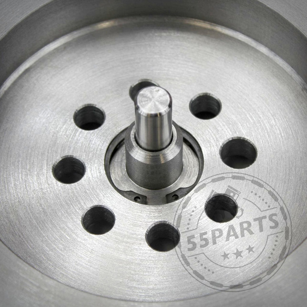 Nahaufnahme des 55Parts Exklusive Stahl EMS inkl. gehärtetem Dorn, passend für BMW 135i, 335i(x) N54; Zentraler Schaft und mehrere Löcher sichtbar. Marke: 55Parts. 55Parts Wasserzeichen vorhanden.
