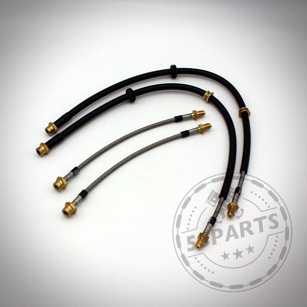 Abgebildet sind vier Fischer Stahlflex-Bremsleitungen für die BMW F-Serie (F1x, F2x, F3x, F8x) – ideal für Bremsen-Upgrades oder den Rennstreckeneinsatz.