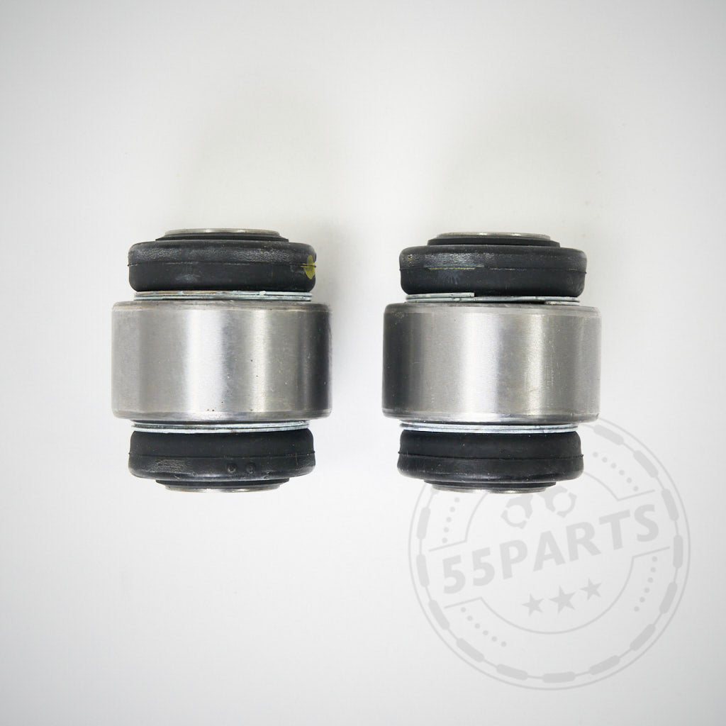 Zwei silberne und schwarze 55Parts-Buchsen (Kugelgelenkset für Radträger zu Sturzlenker Hinterachse, passend für BMW 1er E8x und 3er E9x inkl. M3) sind nebeneinander auf einer weißen Fläche abgebildet.