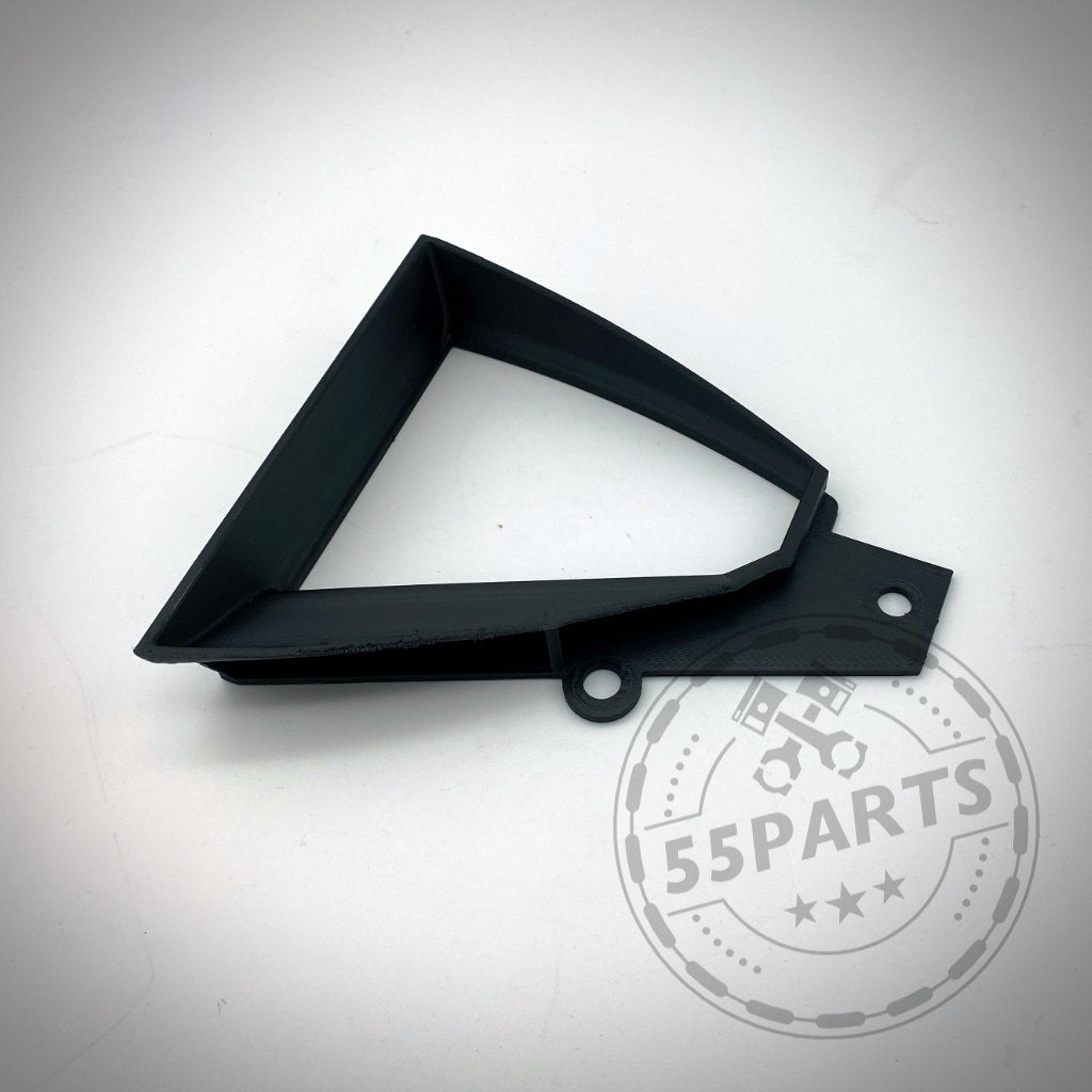 Schwarzer 3D-gedruckter Bremskühlkanal aus Kunststoff passend für BMW M2 N55, abgebildet auf weißem Hintergrund mit dem 55Parts-Logo-Wasserzeichen.