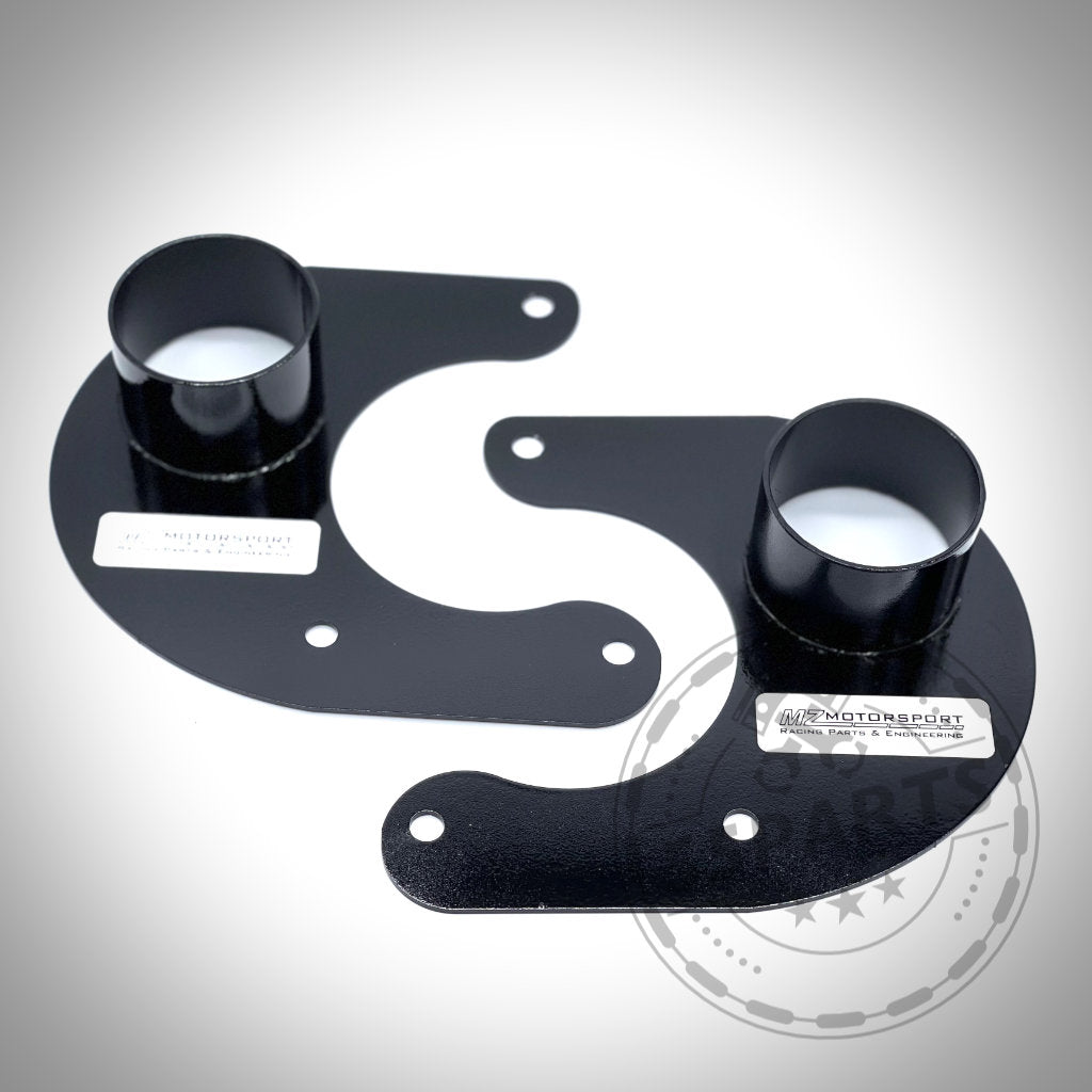 Zwei schwarze 55Parts Ankerbleche aus Metall für Bremsbelüftung mit zylindrischen Halterungen und Produktaufklebern, passend für fast alle BMW Modelle oder Upgrades, abgebildet auf weißem Hintergrund.