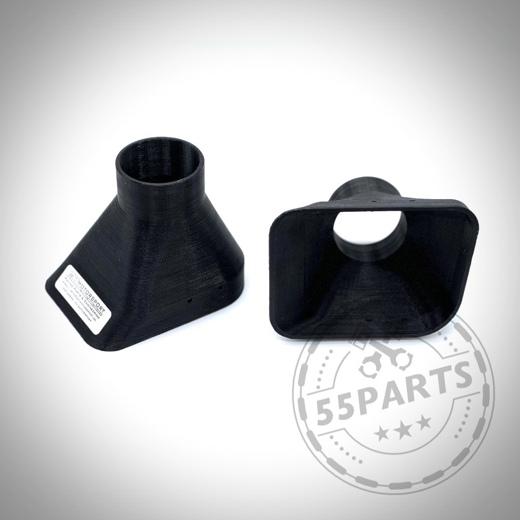 Das 55Parts Exclusive Bremsbelüftungsset passend für BMW E36 Modelle (inkl. M3) beinhaltet zwei schwarze Trichteradapter aus Kunststoff, einen rechteckigen, ideal für den Rennstreckeneinsatz und auf weißem Hintergrund. Marke: 55Parts.