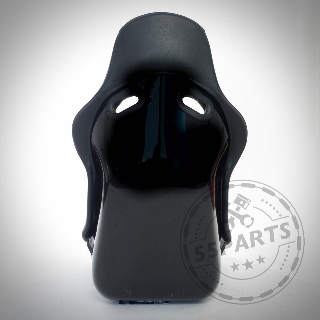 Schwarzer Recaro Pole Position Schalensitz (ABE) Rennsitz, von hinten betrachtet, mit teilweise sichtbarem Recaro Logo in der Ecke.