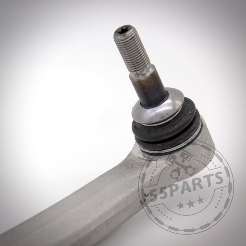 Nahaufnahme eines 55Parts M3 Fahrwerkskomponenten-Komplettsets mit NoFlex-Lagern, das einen Gewindebolzen und eine schwarze Gummibuchse zeigt – perfektes Uniball-Zugstrebenlager-Upgrade passend für BMW 1er E8x oder 3er E9x.