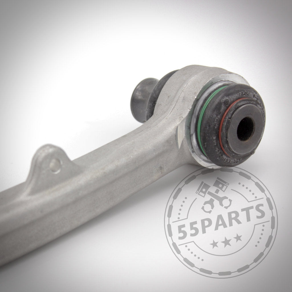 Nahaufnahme eines 55Parts M3-Fahrwerkskomponenten (mit NoFlex-Lagern) Komplettset–Uniball Zugstrebenlager passend für BMW 1er E8x, 3er E9x; Ideal für Fahrwerk-Upgrades. Logo sichtbar.