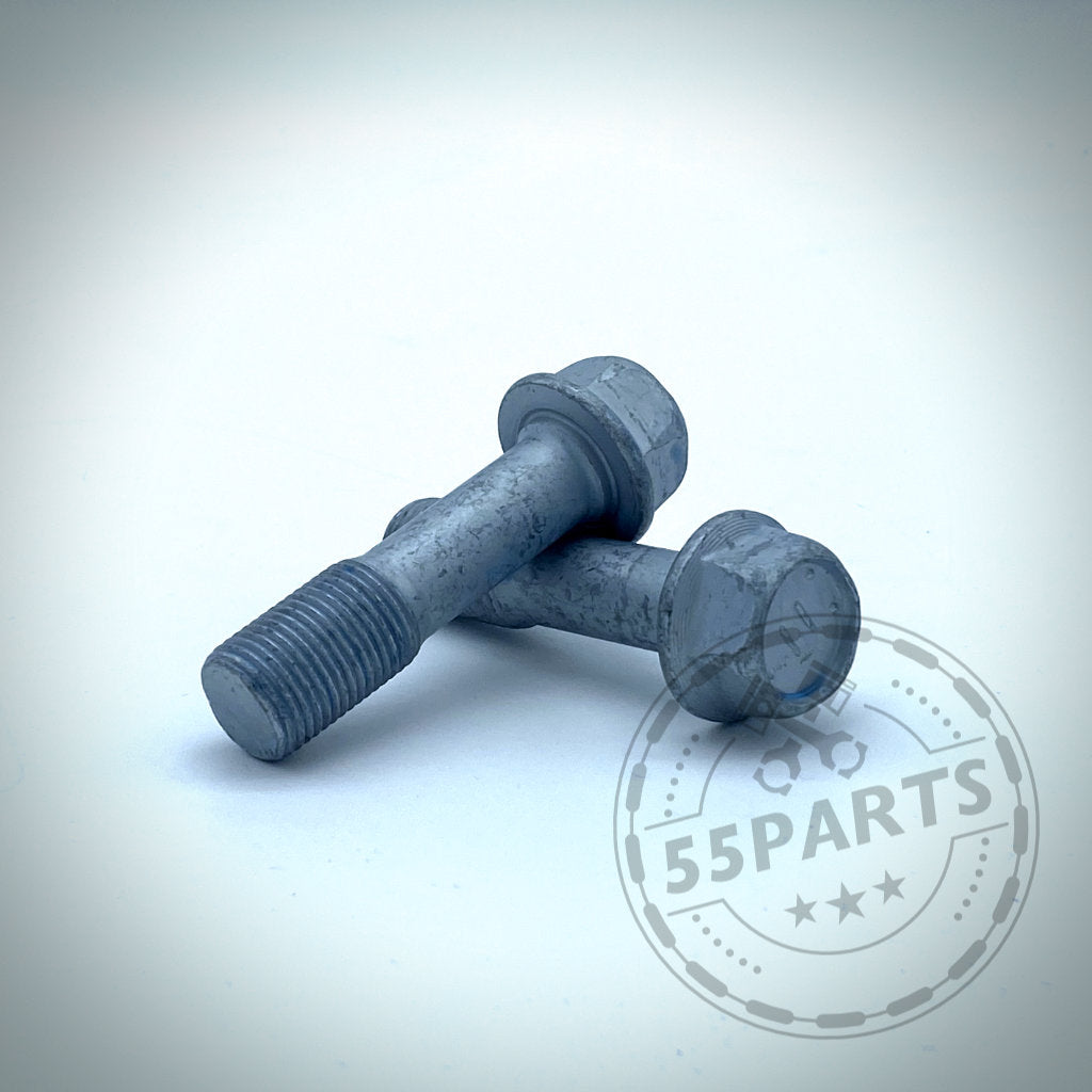 Zwei originale Toyota Sturzverstellschrauben für erhöhten Sturz. Mit Sechskantkopf und Gewinde. Abgebildet auf weißer Fläche mit 55Parts-Logo. Passend für die Fahrwerksverstellung des Toyota Yaris GR.