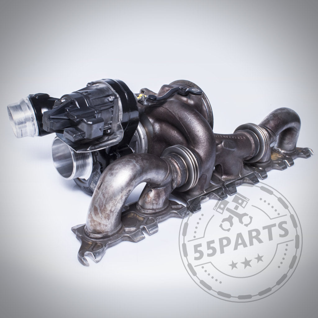Der Turbosystems Upgrade-Turbolader passend für BMW M140i(x), M240i(x), 340i(x), 440i(x), 540i(x), 640i(x) und 740i(x) B58B30A GEN 1, abgebildet mit hellem Hintergrund und einem 55Parts-Wasserzeichen, eignet sich perfekt für Turbo-Upgrades.